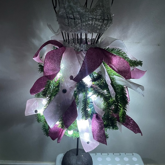 Cherish the Seasons Light Up New! 20” Pink Christmas Decor Mannequin Dress Form - Picture 4 of 9